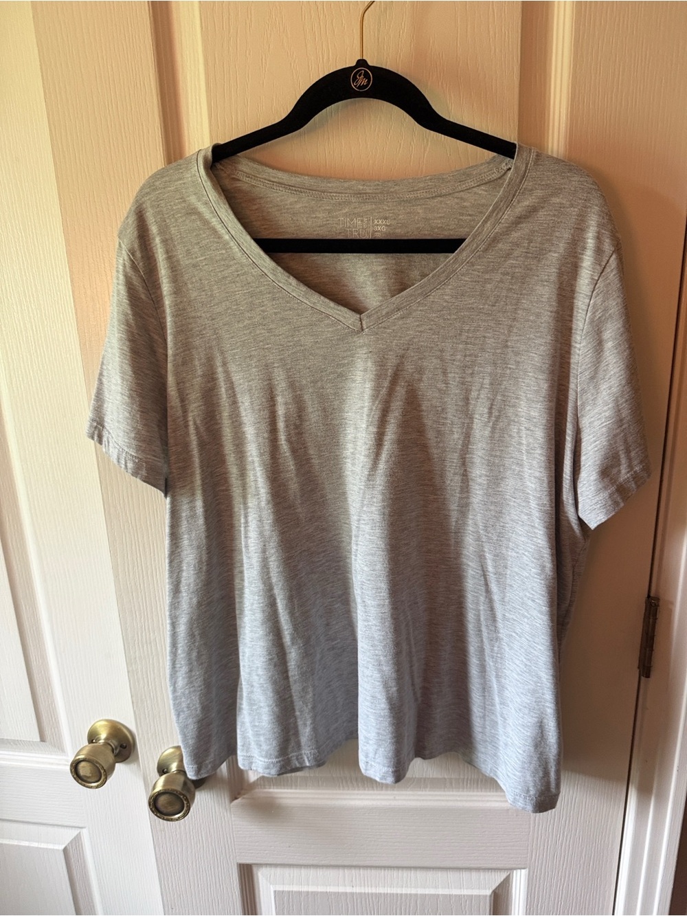 Time and Tru Classic V-Neck Women's Tee in Light Gray